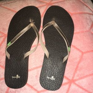 Sanuk flip flops